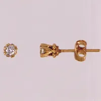 Ett par örhängen med diamanter 2xca0,12ct, ca 4x4mm. 18K  Vikt: 1,1 g