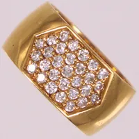 Ring med diamanter 29x0,02ct, stl 17½, bredd ca 10mm, repig. 18K  Vikt: 9,6 g