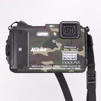 Digitalkamera Nikon Coolpix AW130, 16MP, Wifi/NFC, vattentät 30m, laddare, strömkabel samt instruktionsbok. fint skick Vikt: 0 g Skickas med postpaket.