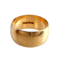 Ring, 18K guld, slät modell, Ø19¼ mm, bredd 10 mm, bruksmärken, gravyr  Vikt: 11,6 g