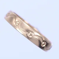 En ring mönster, stl ca 17¼, bredd ca 3,5mm,  Vikt: 1,7 g