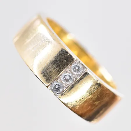 Ring med diamanter 0,09ctv, stl 16¾, gravyr, 14K. Vikt: 9 g