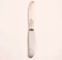 Kniv NM, Norge, 830/1000 silver, fyllt skaft/rostfritt blad, längd ca 21cm, bruttovikt: 79,5gram Vikt: 79,5 g