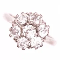 Ring vitguld med gammalslipade diamanter ca 7x0,20ct (en sten sprucken defekt/nagg), stl: 16, 18K Vikt: 4,8 g