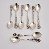 8st moccaskedar i silver, 2st 9,8cm, 6st 9,2cm, modell Rosen, 830/1000, tillverkad av Wallins Silvervarufabriksaktiebol och M&OM, år 1950-1956, vikt 66,89g.
