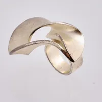 1st ring i silver, stl17, bredd 7,8-30,4mm, 925/1000, tillverkad av Lapponia, vikt 20,78g.