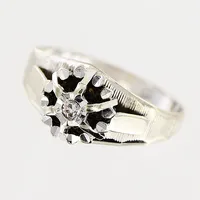 Ring, diamant ca 0,03ct, stl 16¼, bredd 2,5-8mm, vitguld, 18K. Vikt: 2,7 g