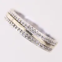 Ring med diamanter ca 0,16ctv, stl 16½, bredd 4,2mm, vitguld, Guldfynd, 18K Vikt: 4 g