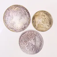 3 mynt, olika valörer, olika storlekar, plastficka, silver 800-925/1000.  Vikt: 65,5 g