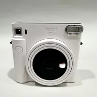 Polaroidkamera Fujifilm Instax Square SQ1, autoexponering, selfie-läge, serienr A700752, rem till handled, manual, originalkartong. Film medföljer ej.