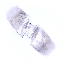Ring med vit sten, stl 18¾, bredd 8-4,5mm, silver 925/1000, bruttovikt 9,7g Vikt: 9,7 g