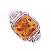 Ring med orange sten, stl 22½, bredd 3,5mm, silver 925/1000, bruttovikt 6,8g Vikt: 6,8 g