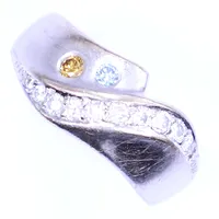 Ring med diamanter 0,41ct enligt gravyr och färgade stenar, stl 16, bredd 4-9mm, repig skena, 18K Vikt: 6,2 g
