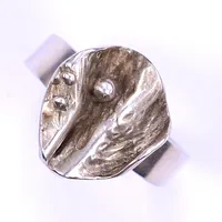 Ring, bredd 4-17mm, justerbar skena, 925/1000 Silver Vikt: 5,2 g