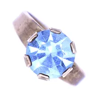 Ring med blå sten, bredd 4-11mm, justerbar skena, 925/1000 Silver, bruttovikt 4,5g Vikt: 4,5 g