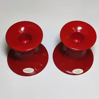 Ett par röda ljusstakar, porslin, höjd 80mm, Lisa Larson design, etikettmärkta Vikt: 0 g