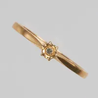 Ring med diamant 1 x ca. 0,01ct, Ø16½, bredd: 1,5mm, GFAB, 18K Vikt: 1,3 g