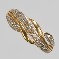Ring med diamanter 4 x ca. 0,005ct, Ø16¼, bredd: 1,3-6,5mm, GHA, 18K Vikt: 1,7 g