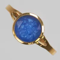 Ring, blå sten, Ø17¼, bredd: 1,5-8,5mm, 18K Vikt: 1,1 g