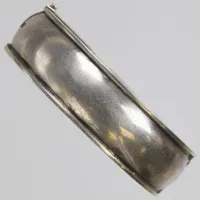 Stelt armband, innermått: 60x50mm, bredd: 18,5mm, defekt, 830/1000 silver Vikt: 37,4 g