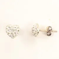 Ett par örhängen, hjärtan, vita stenar, Øca 8mm, silver Vikt: 0,8 g