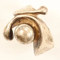 Ring, stl 16½, bredd 20mm, år 1976, silver  Vikt: 7,7 g