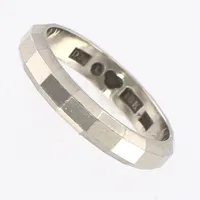 Ring, stl 16¾, bredd 3mm, 18K Vikt: 4,1 g