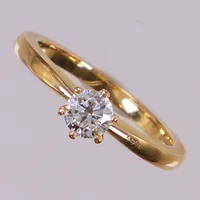 Ring med diamant 1xca0,50ct W(H)/Si, stl 17¾, bredd: 2-6,1mm, Guldfynd, med kvalitetsintyg från Guldfynd, 18K  Vikt: 4,3 g
