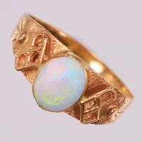 Ring med opal, stl 16¼, bredd: 1,8-7,7mm, lagad skena, 18K Vikt: 1,7 g