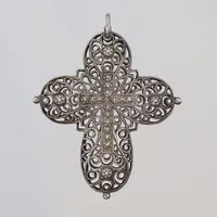 Hänge kors i filigranarbete, 40x50mm, inga stämplar silver  Vikt: 8,7 g