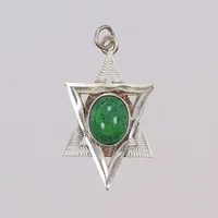 Hänge med grön sten i form av Davidsstjärna, 18x32mm, silver 925 Vikt: 2,8 g