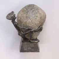 Skulptur "Lyftet", Henry Gustafsson, sten och tenn, signerad, höjd 9cm