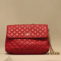 Handväska, Guess Luxe, rött skinn, detaljer i gulmetall, tygfodrad invändigt, ca 29x21cm, försiktigt bruksslitage