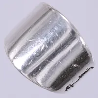 Ring Efva Attling, stl: 16½, bredd: ca 7-17mm, repig, 925/1000, silver Vikt: 12,8 g