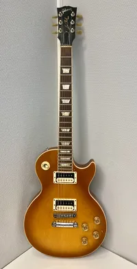 Elgitarr Gibson Les Paul model, USA -2011, nr.132711458, lagad hals, små lackskador, hårt originalcase Skickas med postpaket.