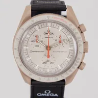 Armbandsur Swatch/Omega, MoonSwatch, Misson to Jupiter, bioceramic, quartz, ca 42mm, kronograf, plexiglas med smärre repor, Velcro-band, manual, kvitto, box