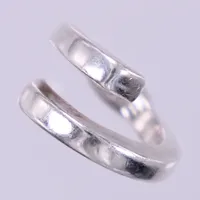 Ring, stl 16¼, bredd: ca 3-12mm, silver 925/1000 Vikt: 10,6 g
