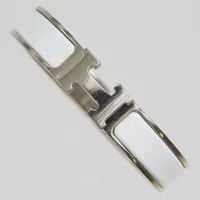Stelt armband Hermés Clic Clac H, ST1117, Made In France, vitmetall, bredd 22mm, 59x50mm, skadad, bruksslitage, dustbag, box slitage på kanterna