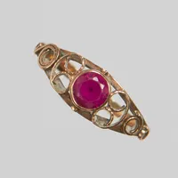 Ring, rosa sten, Ø18¼, bredd: 2-6,8mm, roséguld, 14K. Vikt: 1,3 g