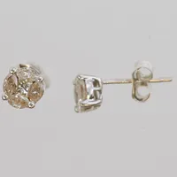 Örhängen med navettslipade diamanter 8 x ca. 0,07ct + prinsesslipade diamanter 2 x ca. 0,07ct, Ø6mm, vitguld, 18K Vikt: 1,4 g
