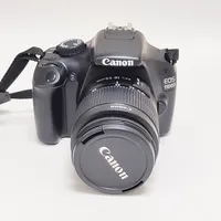 Kamera Canon EOS 1100D, serienr: 203063063384, objektiv Canon EF-S 18-55mm 1:3.5.-5.6 III, laddare, fodral, inga övriga tillbehör