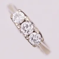 Ring, diamanter 0,50ctv enligt gravyr, ca W(H)VS, stl 16¼, vitguld, importstämpel, 18K Vikt: 3,1 g