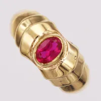 Ring, syntetisk rubin, stl 17, bredd 3-9mm, 14K Vikt: 6 g