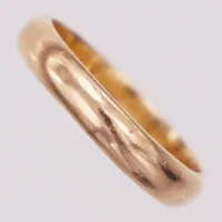 Ring, slät, stl 17½, bredd 4mm, 18K Vikt: 3,9 g