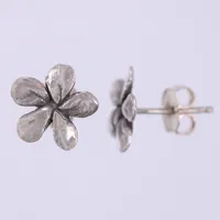 Ett par örhängen, Blommor, Ø ca 10mm, silver, 925/1000  Vikt: 1,4 g
