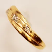 Ring, Ø17½, bredd:9mm, lila sten, 18K 2,9g.