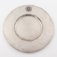 Fat Borgila, gåvogravyr, diameter 25 cm, silver 925/1000. Vikt: 432 g