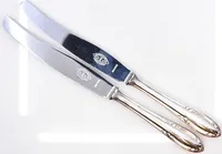 2 knivar med stålblad, Modell Slottsbarock, längd 21,5 cm, silver 835/1000. Vikt: 95,6 g