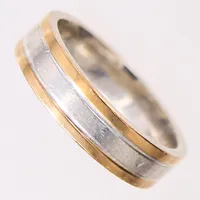 Ring, stl: 20¾, bredd: 6mm, repig, silver 925/1000 Vikt: 8,1 g