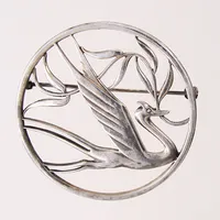 Brosch, fågel med blomster, Ø50mm, silver 830/1000 Vikt: 16,4 g